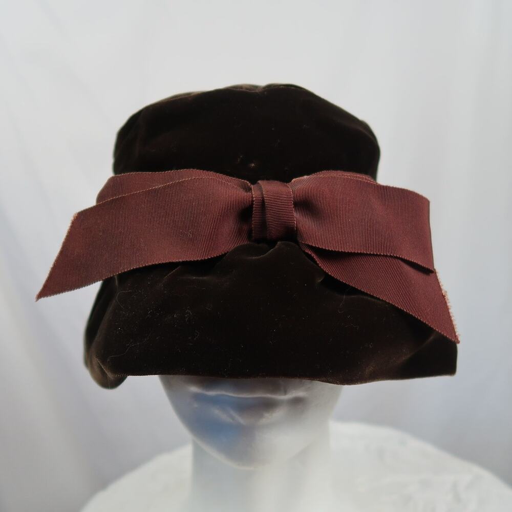 Vintage 60s Miss Lynn Dark Brown Velvet Floppy Cloche Hat Bow Ribbon - Picture 2 of 7